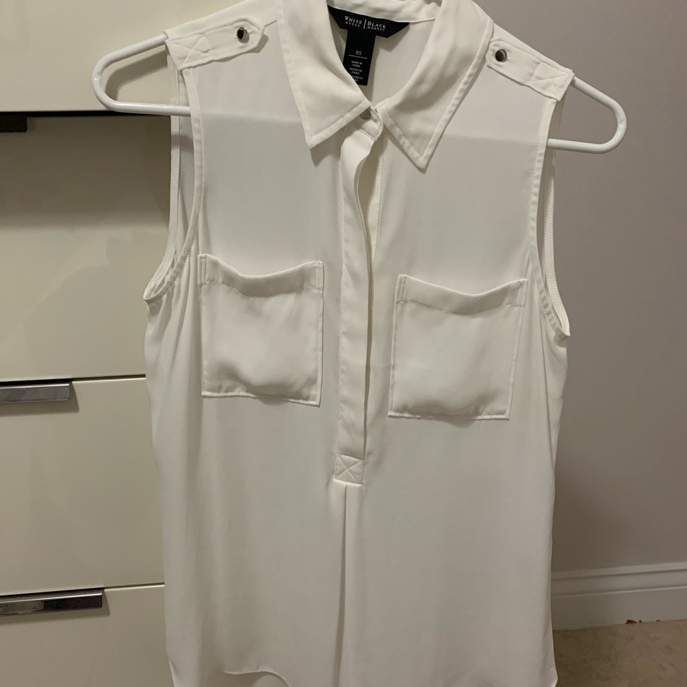 WHITE HOUSE BLACK MARKET WHITE COLLARED BLOUSE